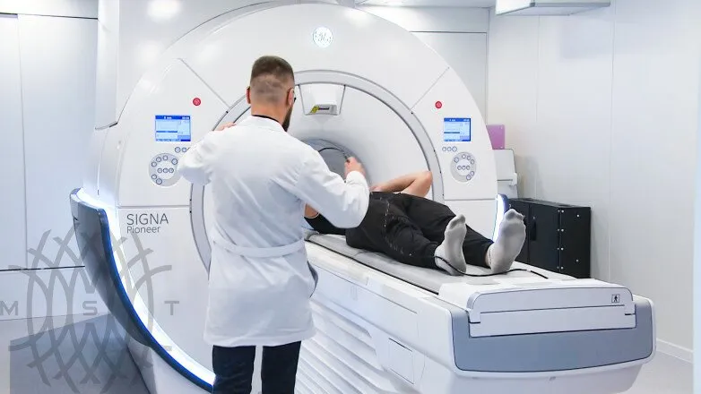 МРТ аппарат GE SIGNA Pioneer 3T